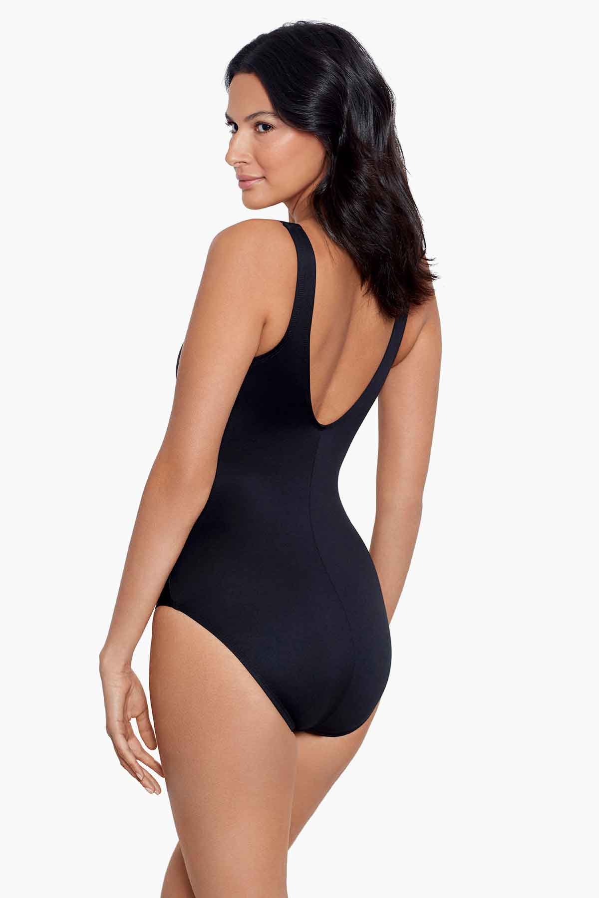 Avra One Piece